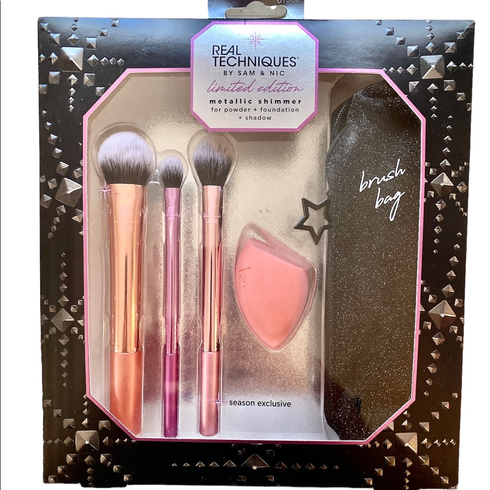 NEW REAL TECHNIQUES Limited Luminous Bag + Face + Eye + Cheek Brush Set.